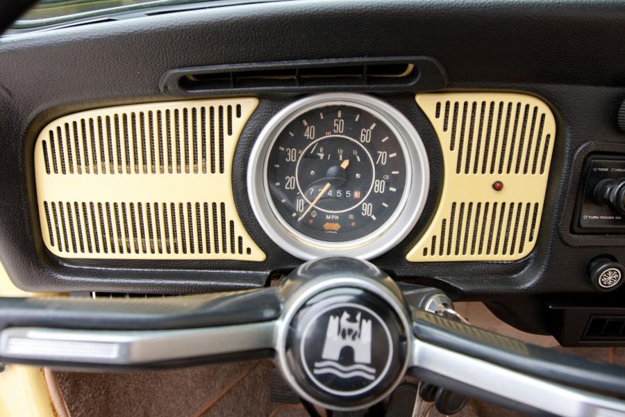  Volkswagen Beetle Cabriolet 1971 года  (фото 7 из 20)